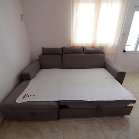 Zora Apartmán